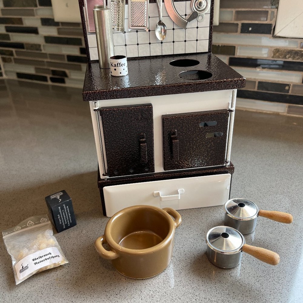 Tiny Kitchen Cooking Stove